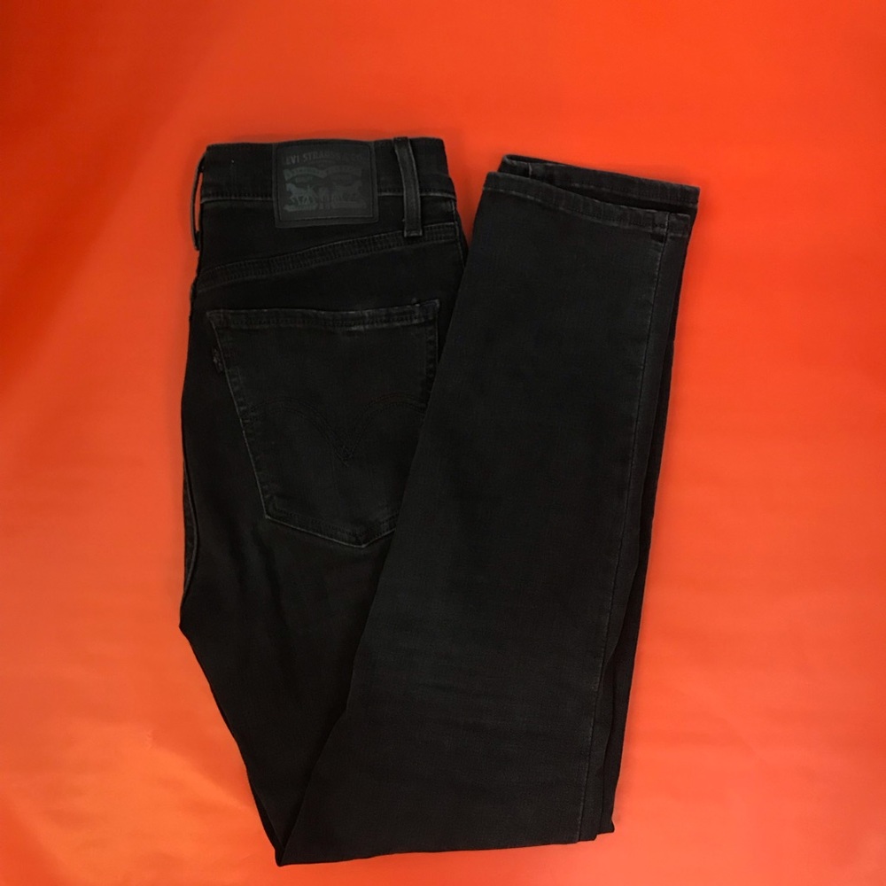 SOLD 📦Black Mile High Slim LEVIS Jeans Size 26